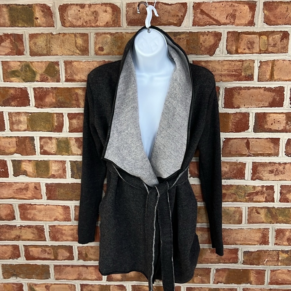Tommy Bahama wrap Wool super warm Women's Gray Sweater with leather trim. XS